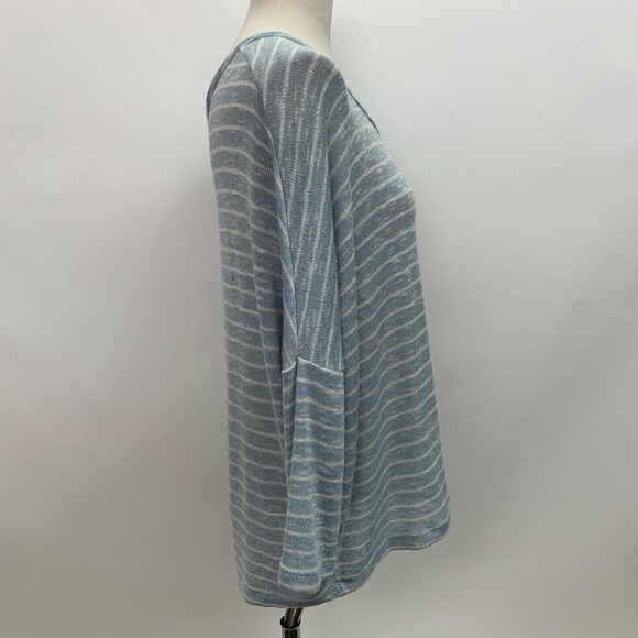 It's Our Time Women's Top X-Large Blue White Striped Buttons on Back - Picture 7 of 12